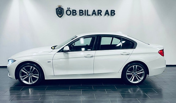 BMW 328i 4 of 16