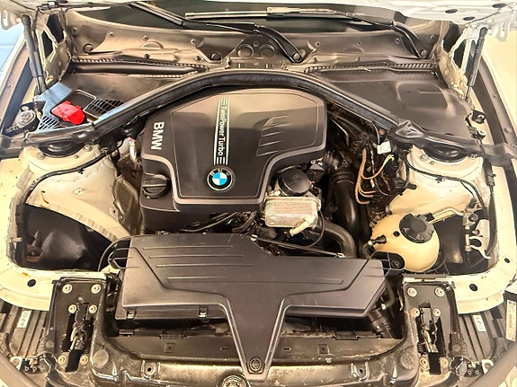BMW 328i 16 of 16