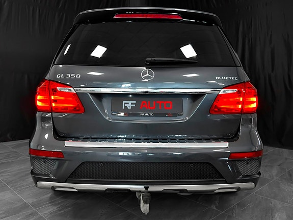 Mercedes-Benz GL350 15 of 30