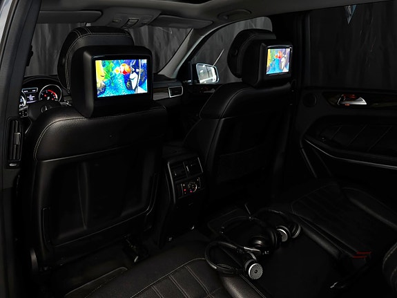 Mercedes-Benz GL350 20 of 30