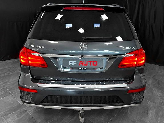 Mercedes-Benz GL350 14 of 30