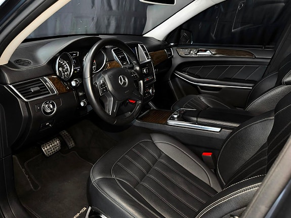 Mercedes-Benz GL350 24 of 30