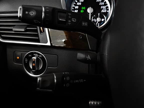 Mercedes-Benz GL350 29 of 30