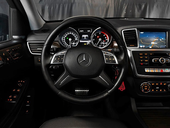 Mercedes-Benz GL350 27 of 30