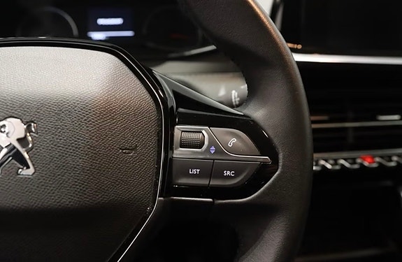 Peugeot 208 7 of 12