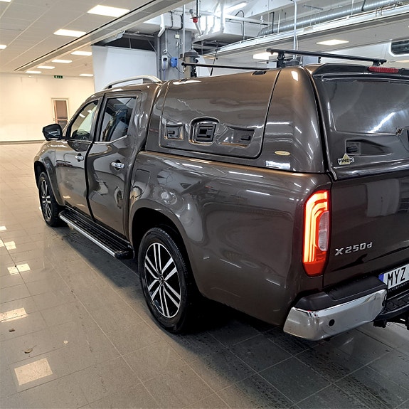 Mercedes-Benz X250 d 7 of 9