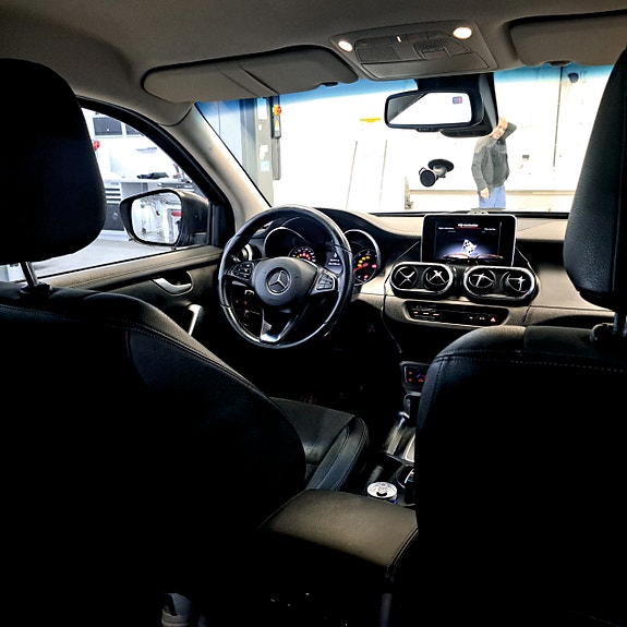 Mercedes-Benz X250 d 4 of 9