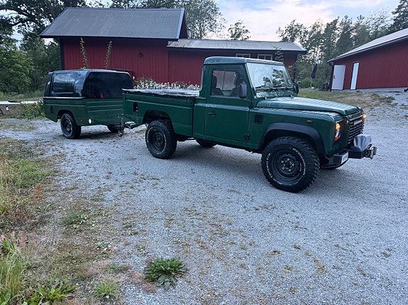 Land Rover Defender 110 4 of 6