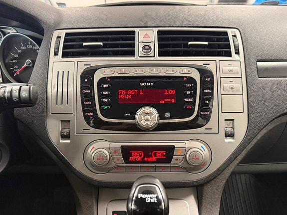 Ford Kuga 22 of 26