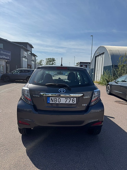Toyota Yaris 10 of 10