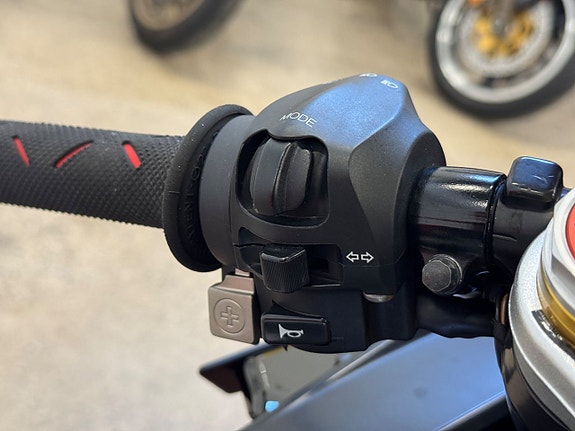 Aprilia RSV4 R | Arrow | APRC | Öhlins | GABRO | Quickshift | 184hk 15 of 16