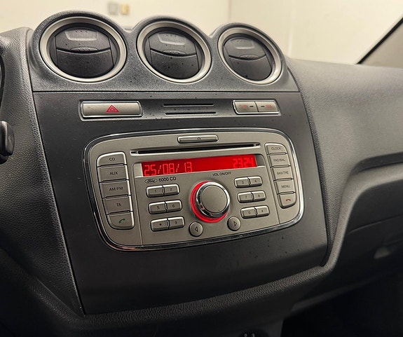 Ford Transit Connect 6 of 14