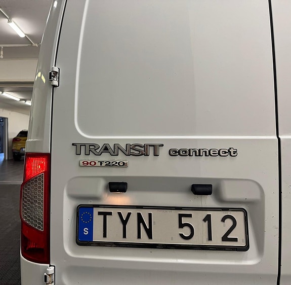 Ford Transit Connect 4 of 14