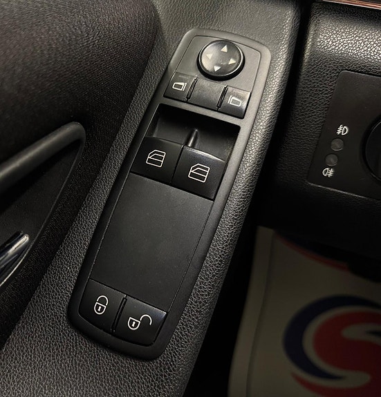 Mercedes-Benz B170 15 of 18