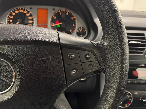 Mercedes-Benz B170 11 of 18