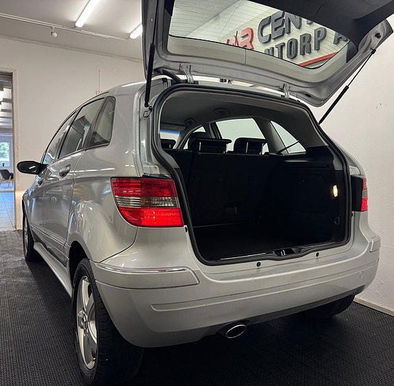 Mercedes-Benz B170 18 of 18