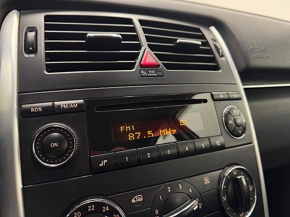 Mercedes-Benz B170 9 of 18