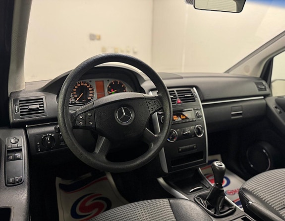 Mercedes-Benz B170 4 of 18