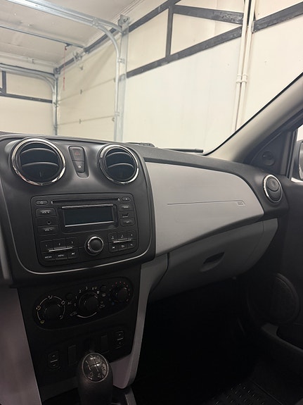 Dacia Sandero 6 of 9