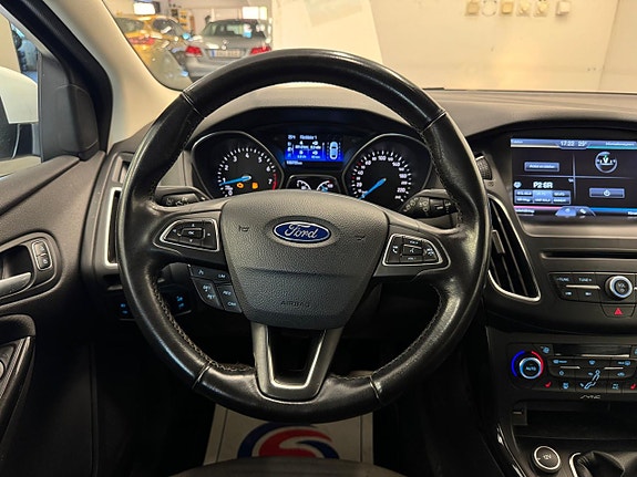 Ford Focus 7 of 23