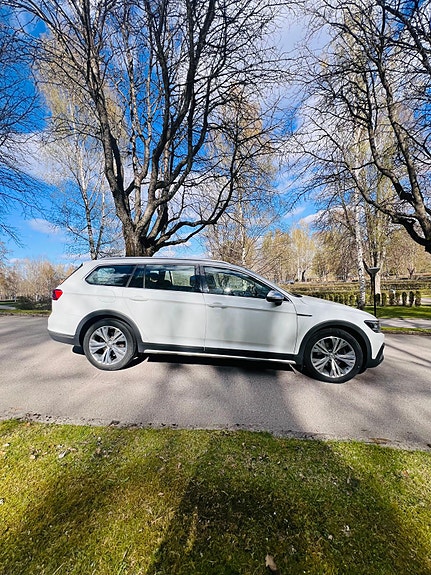Volkswagen Passat Alltrack 6 of 13