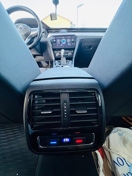 Volkswagen Passat Alltrack 12 of 13