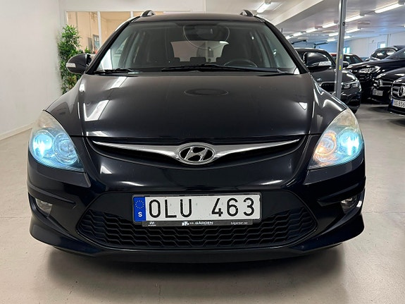 Hyundai i30 2 of 25