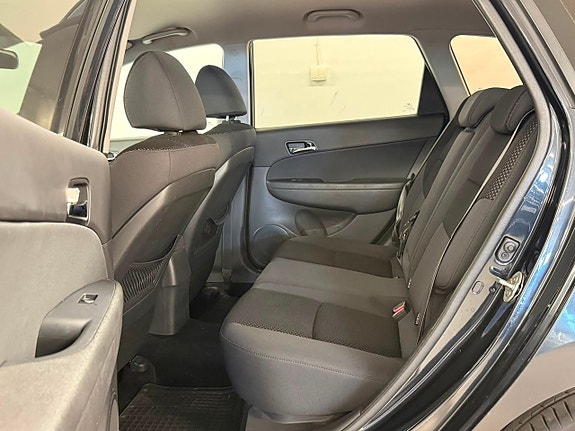 Hyundai i30 14 of 25