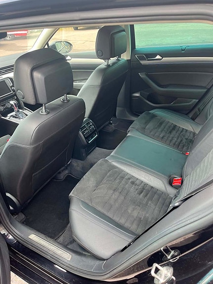 Volkswagen Passat 13 of 16