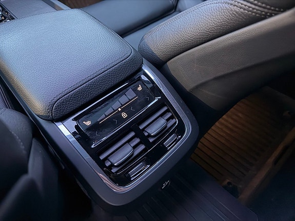 Volvo S60 27 of 30
