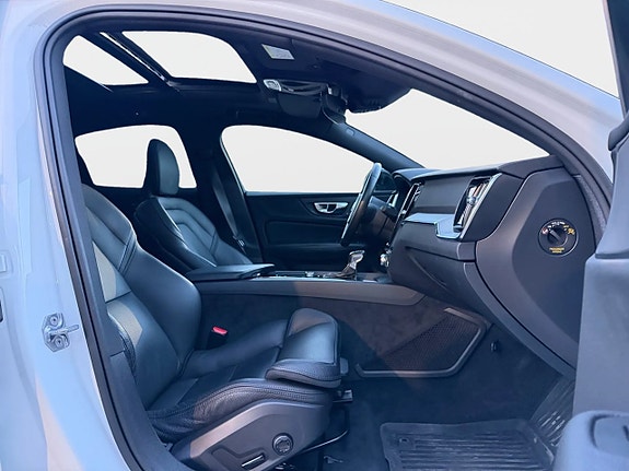 Volvo S60 24 of 30