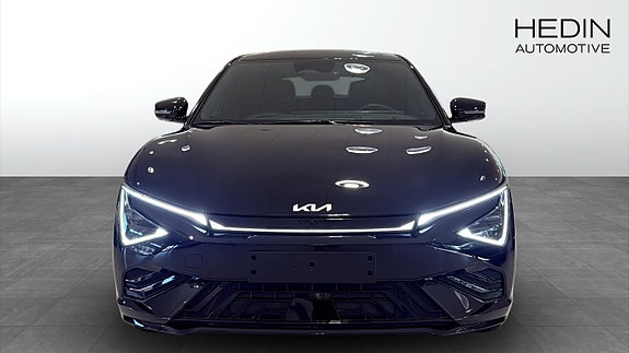 Kia EV6 2 of 14