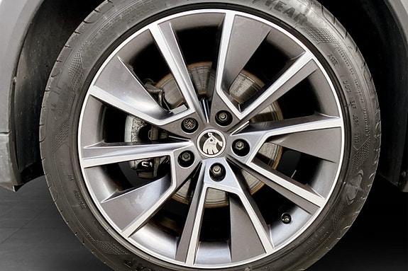 Skoda Octavia Scout 5 of 11