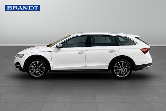 Skoda Octavia Scout 4 of 11