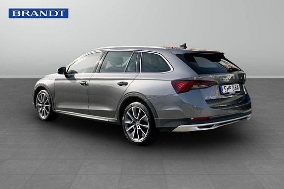 Skoda Octavia Scout 3 of 22