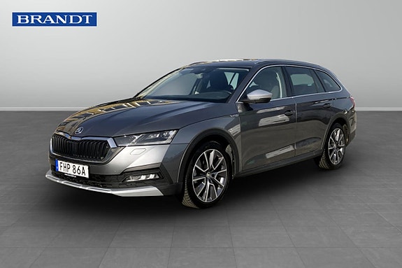 Skoda Octavia Scout 2 of 22