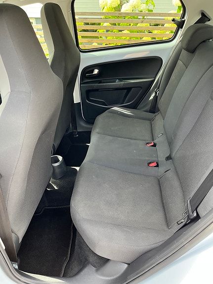 Volkswagen UP! 5 of 8