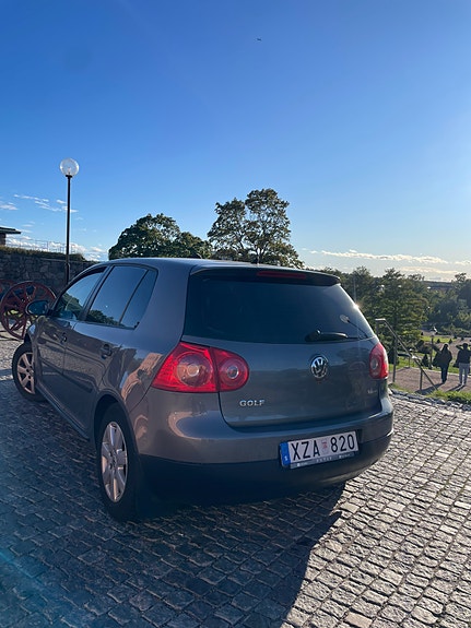 Volkswagen Golf V 3 of 3