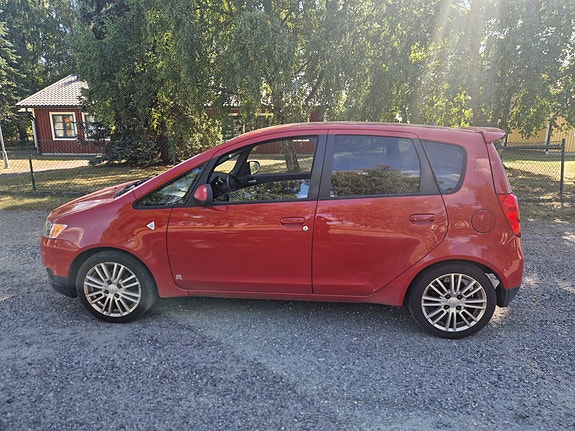 Mitsubishi Colt 4 of 4