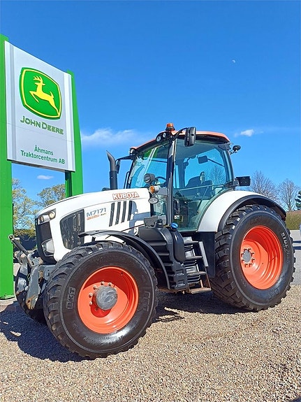 Kubota M7 171 4 of 9