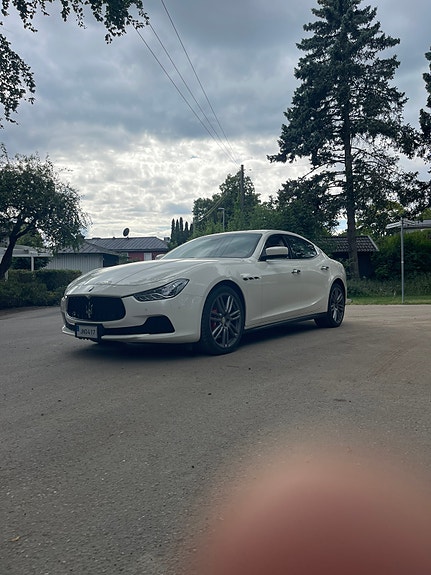 Maserati Ghibli 2 of 17