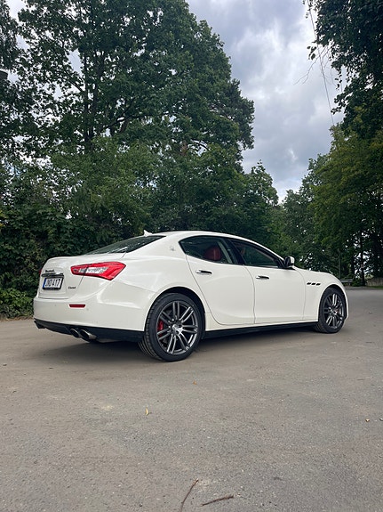 Maserati Ghibli 3 of 17
