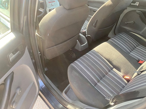 Ford Focus 12 of 14