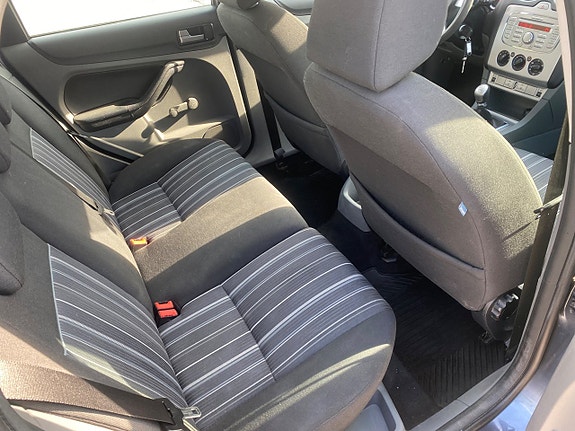 Ford Focus 11 of 14