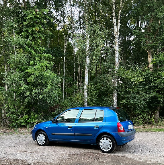 Renault Clio 2 of 8