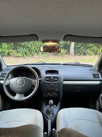 Renault Clio 7 of 8