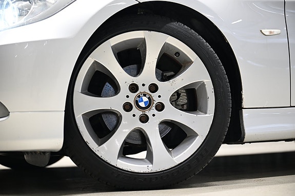 BMW 325i 2 of 22