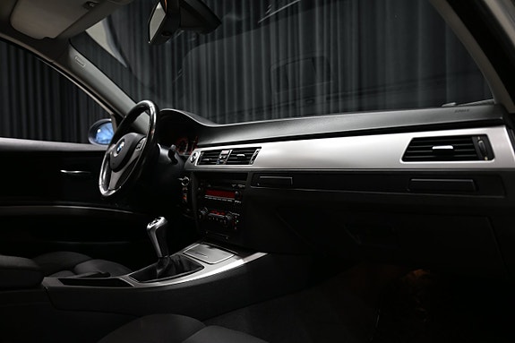 BMW 325i 15 of 22
