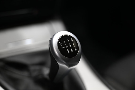BMW 325i 14 of 22