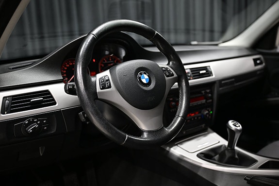 BMW 325i 10 of 22